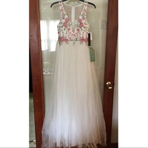 NWT My Michelle White Floral Prom Dress Size 3